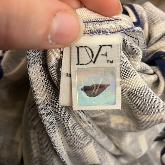 Diane Von Furstenberg Callista Sleeveless Blue and White Silk Wrap Dress - Picture 6 of 8